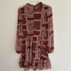 Elegant Red Patterned floral Dress in Excellent condition